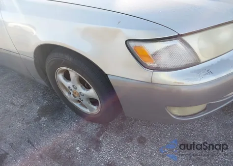 1999 Lexus Es 300 from USA, damaged, VIN JT8BF28G0X5060862